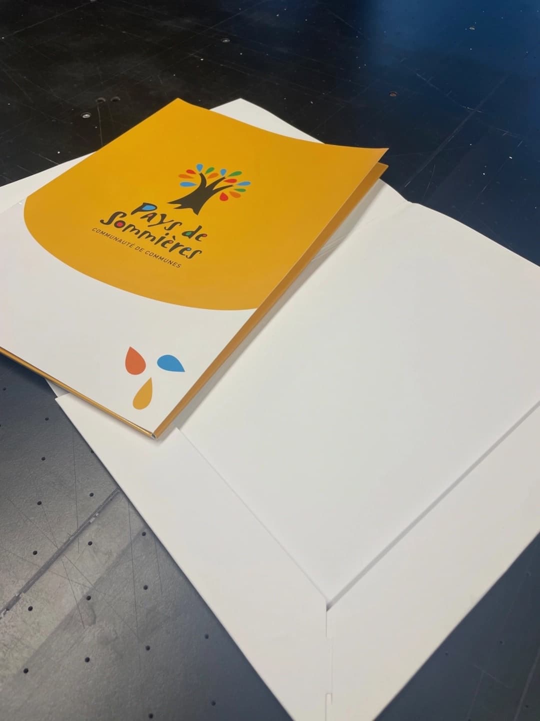 Brochures — Réalisation 1