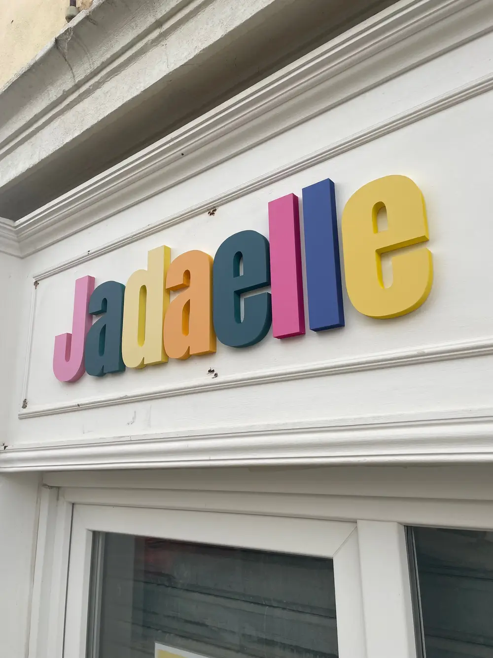 Enseigne LETTRE DECOUPE JADAELLE