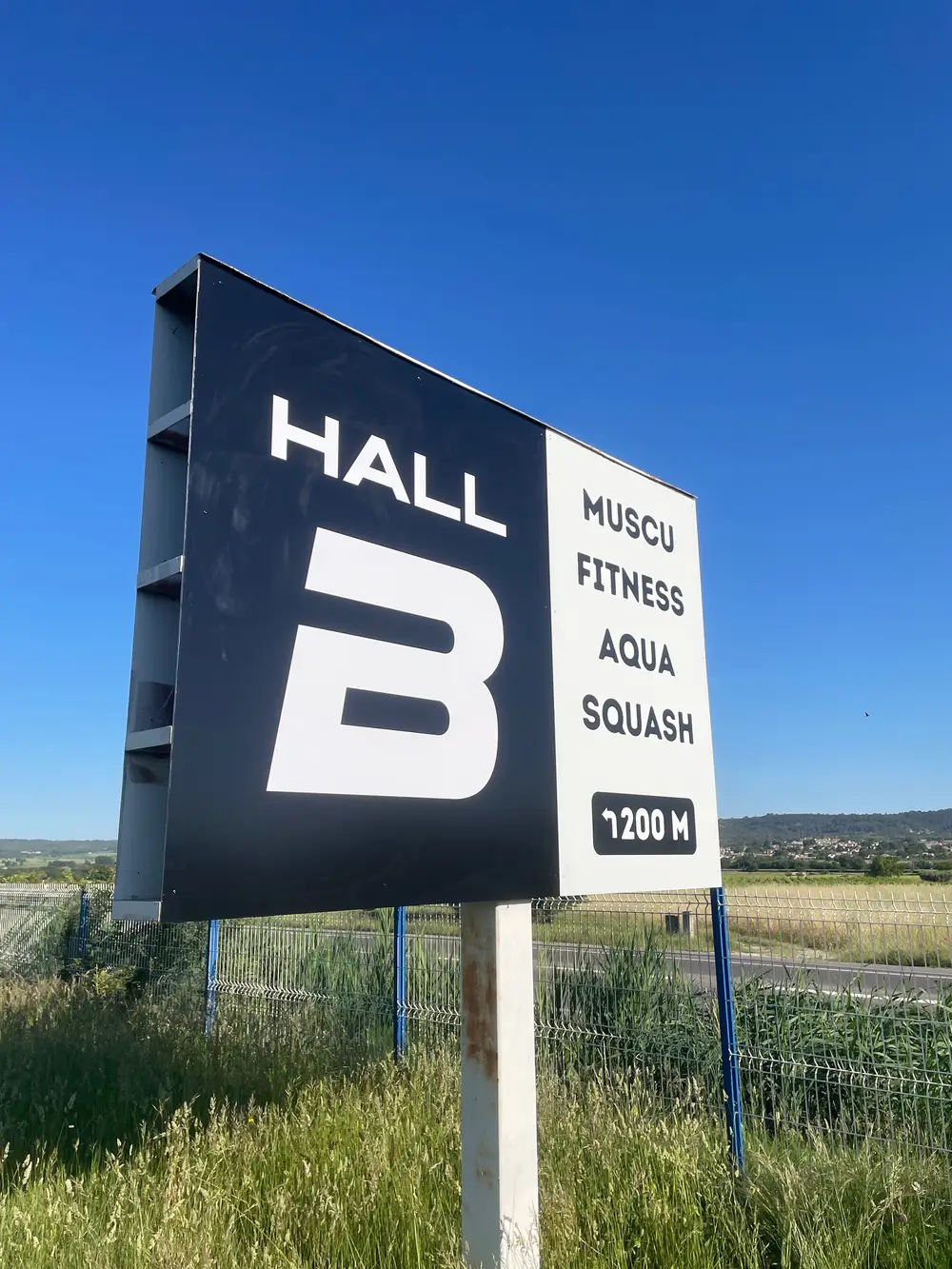 Panneau signalisation HALL B
