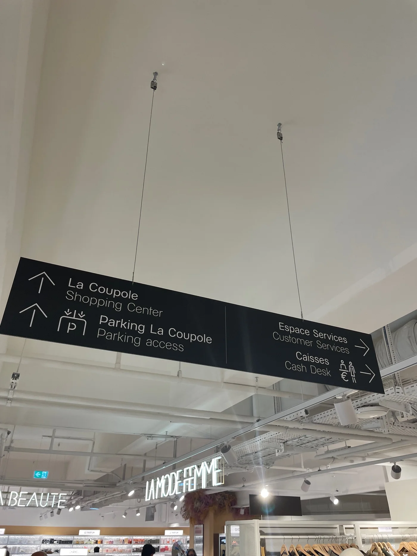 Panneau directionnel La Coupole de Nîmes